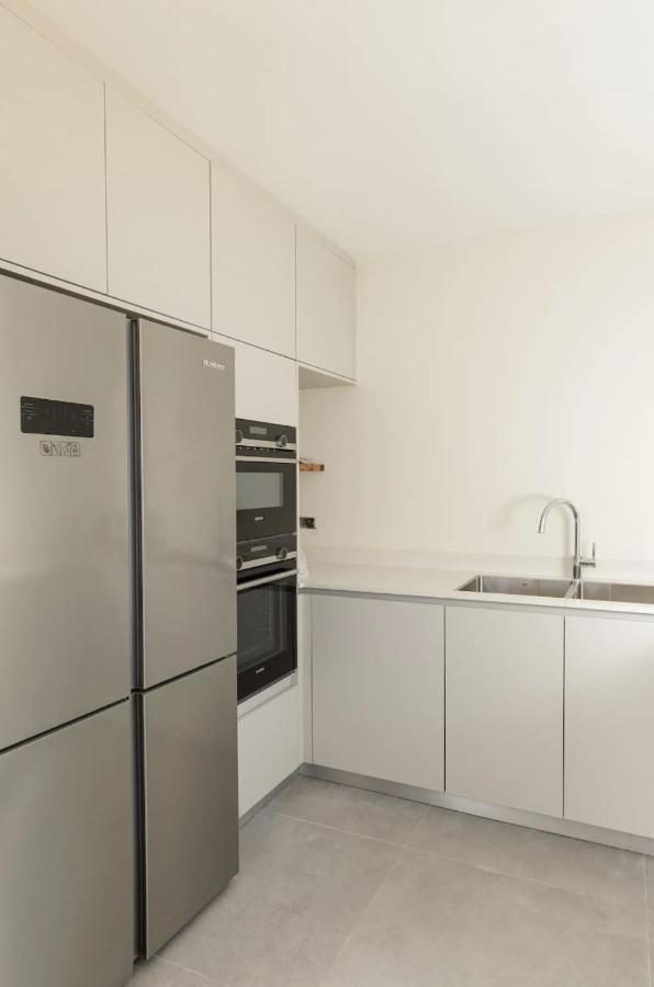 Stylish & Spacious 3 Bedroom Apartment By The Sea Netanja Buitenkant foto